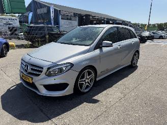 uszkodzony samochody osobowe Mercedes B-klasse 250 Autom. 155KW Prestige Clima Navi Led Camera 2015/5