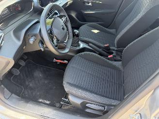 Peugeot 208 1.2 55KW Active Navi Clima Led 5-Drs NAP picture 6
