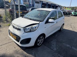 krockskadad bil auto Kia Picanto 1.0 CVVT 51KW Airco Led BusinessLine 5-Drs NAP 2015/2