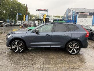 Voiture accidenté Volvo Xc-60 2.0 T6 PHEV 186KW AWD Pano Clima Navi Plus Dark NAP 2025/1