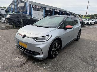 Voiture accidenté Volkswagen ID.3 59 kWh 150KW Pro Business Clima Navi Led NAP 2024/8