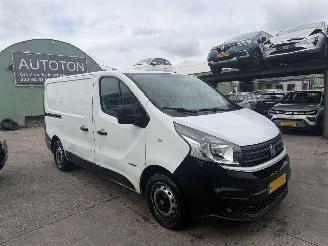 krockskadad bil bedrijf Fiat Talento 1.6 MJ 70KW Airco Schuifdeur Actual NAP 2017/6
