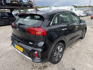 krockskadad bil auto Kia Niro 1.6 GDI 77KW Hybrid Clima Navi Camera Led Dynamicline 2019/8