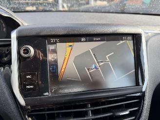 Peugeot 208 1.2 60KW Active Navi Airco 5-Drs picture 10