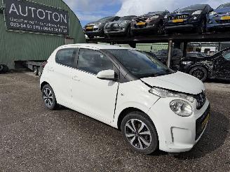 Vaurioauto  passenger cars Citroën C1 1.0 e-VTI 51KW Airco Navi Camera Led Shine NAP 2017/5