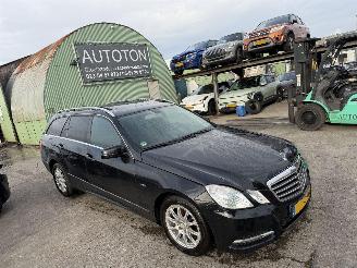 damaged passenger cars Mercedes E-klasse 200 CDI 100KW Schuifdak Clima Navi Xenon 2011/10