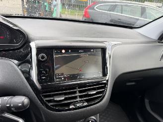 Peugeot 208 1.2 60KW Blue Lion Navi Airco Led 5-Drs picture 10