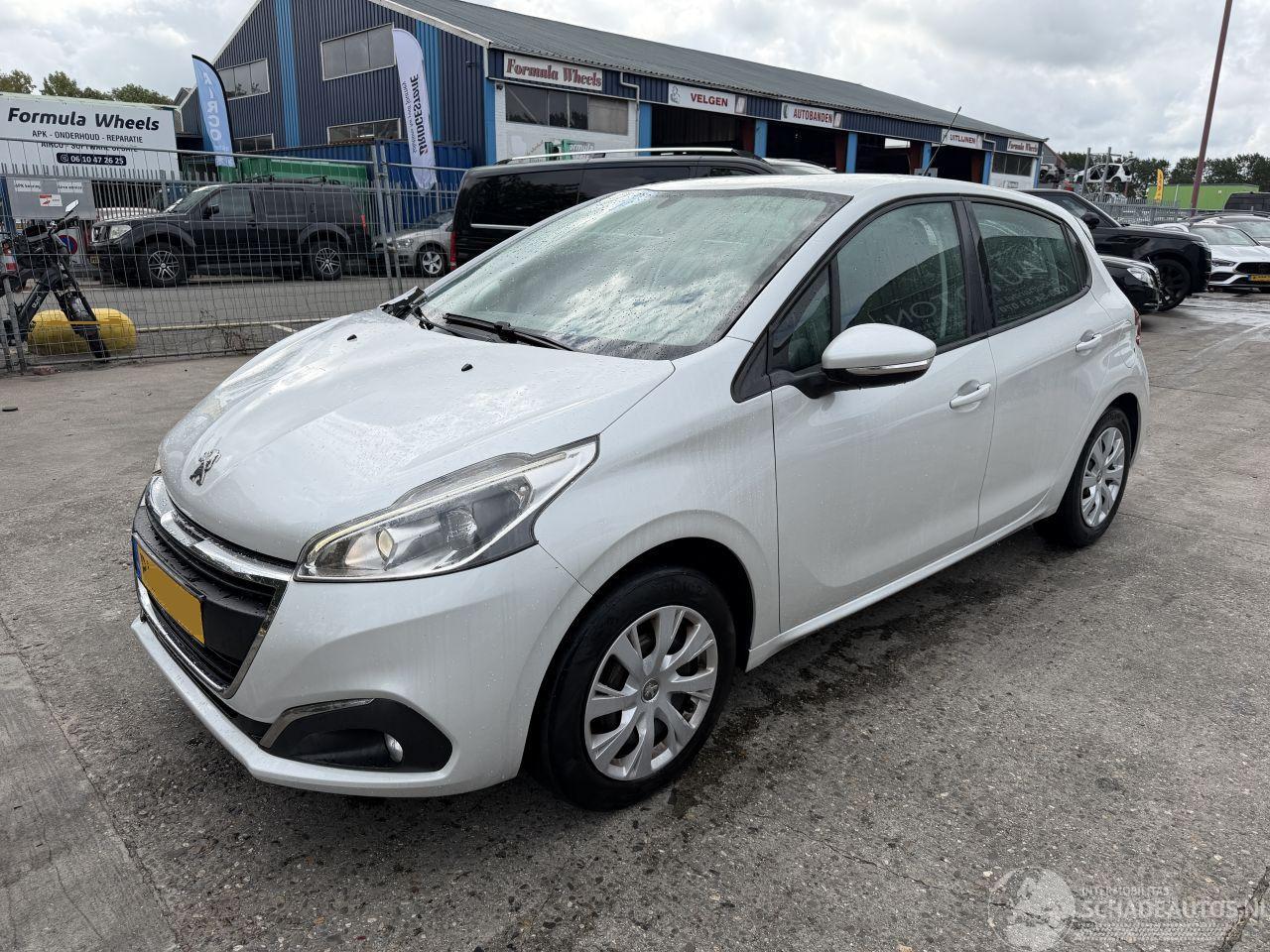 Peugeot 208 1.2 60KW Blue Lion Navi Airco Led 5-Drs