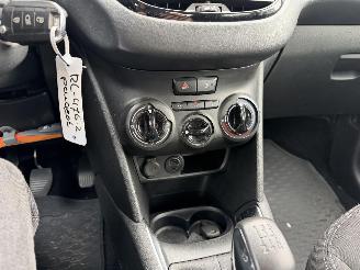 Peugeot 208 1.2 60KW Blue Lion Navi Airco Led 5-Drs picture 7