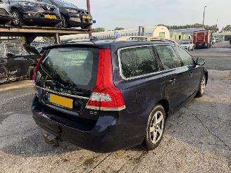 damaged passenger cars Volvo V-70 2.0 D3 110KW Schuifdak Clima Navi Polar NAP 2016/8