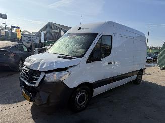 krockskadad bil bedrijf Mercedes Sprinter 315 CDI Autom. 110KW L2H2 Clima Navi Camera FWD NAP 2023/3