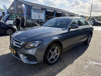 uszkodzony samochody osobowe Mercedes E-klasse 300 e 155KW Hybrid AMG Autom. Sfeerverlichting Clima Navi Led Xenon NAP 2020/2