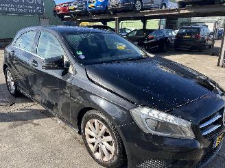 Schadeauto Mercedes A-klasse 180 Ambition 4U3 2014/11