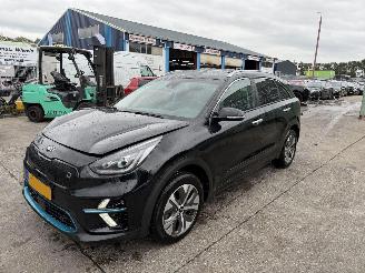 Voiture accidenté Kia e-Niro 64 kWh 150KW Autom. Schuifdak Clima Navi Camera Led DynamicPlusLine NAP 2021/11