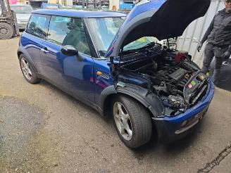 Vrakbiler auto Mini One Mini (R50/53), Hatchback, 2001 / 2007 1.6 16V Cooper 2003/4