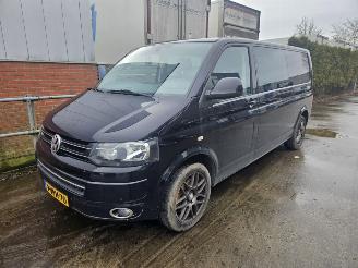 krockskadad bil auto Volkswagen Transporter 4 motion 2011/6