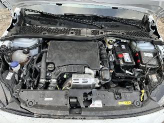 Peugeot 208 Allure picture 19