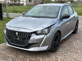 Peugeot 208 Allure picture 2