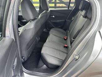 Peugeot 208 Allure picture 15