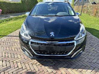Peugeot 208 1.2 Signature picture 21