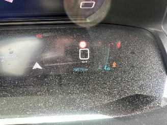 Peugeot 208 Allure picture 19