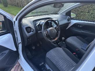 Peugeot 108 Allure picture 15