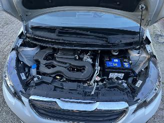 Peugeot 108 Allure picture 27
