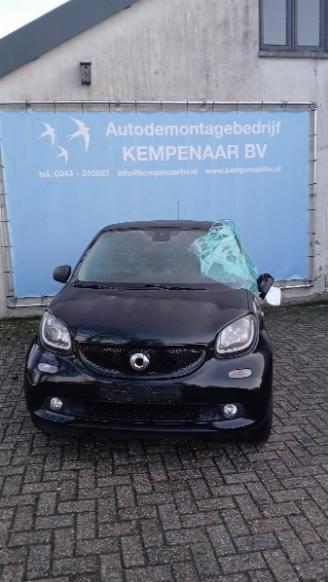 Uttjänta bilar auto Smart Forfour Forfour (453) Hatchback 5-drs 0.9 TCE 12V (M281.910) [66kW]  (09-2014/=
=2E..) 2017/3