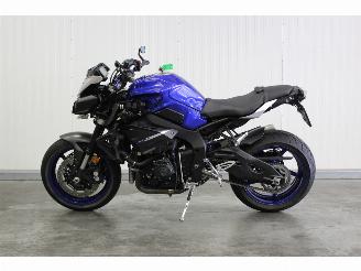 Yamaha MT-10  picture 1
