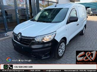 Unfall Kfz Van Renault Express  2021/8