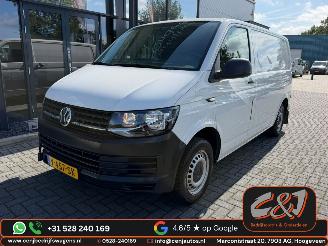 krockskadad bil bedrijf Volkswagen Transporter  2018/10