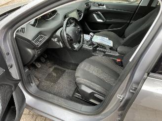 Peugeot 308 1.6 picture 13