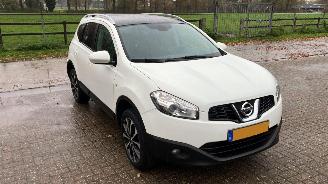 krockskadad bil auto Nissan Qashqai+2 1.6 PANO 2012/4