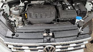 Volkswagen Tiguan 2.0  R LINE 4 motion picture 25