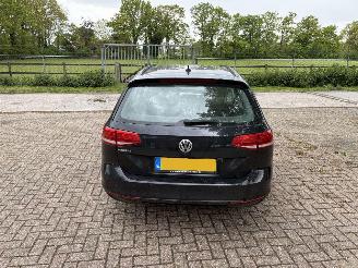 Volkswagen Passat 2.0 TDI automaat picture 4