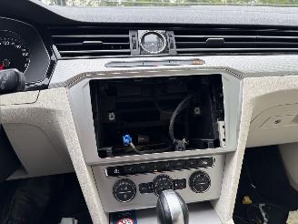 Volkswagen Passat 2.0 TDI automaat picture 13