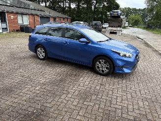 skadebil auto Kia Ceed 1.5 DYNAMICLINE 2022/2