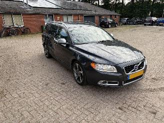 Volvo V-70 T4 R Edition picture 2