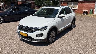 Vaurioauto  passenger cars Volkswagen T-Roc 1.5 panodak 2018/7