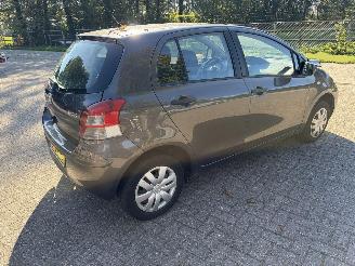 Toyota Yaris  picture 2