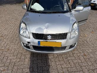 skadebil auto Suzuki Swift 1.5 automaat 2010/3