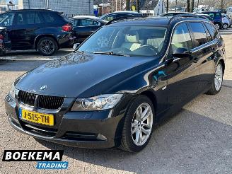 BMW 3-serie 325xi 218PK High Exe 4X4 Leer Automaat Open-Dak Keylss Navigatie picture 4