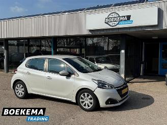 Uttjänta bilar auto Peugeot 208 1.2 PureTech Blue Lion Navigatie Airco Cruise 2016/11