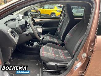 Peugeot 108 1.0 e-VTi Active Airco PDC 5-Deurs picture 18