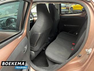 Peugeot 108 1.0 e-VTi Active Airco PDC 5-Deurs picture 19