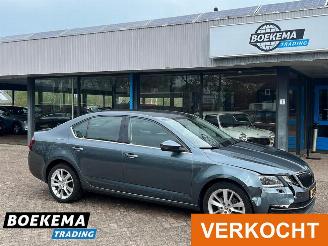 Coche accidentado Skoda Octavia 1.0 TSI Business Ed Navigatie Canton Stoelverw. Climate Cruise PDC 2019/11