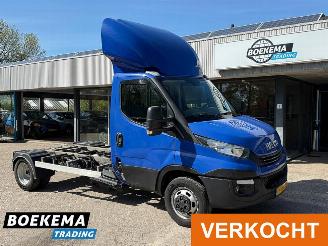 krockskadad bil bedrijf Iveco Daily 40C21 3.0 Hi-Matic Clixtar Geveerde-stoel Climate Navigatie Tacho Webasto 2017/1