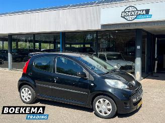Voiture accidenté Peugeot 107 1.0-12V XS Airco 5-Drs Elek-pakket 2010/6
