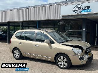 damaged passenger cars Kia Carens 2.0 CVVT X-ecutive 7p. Aut. Navigatie Climate Cruise 2008/2