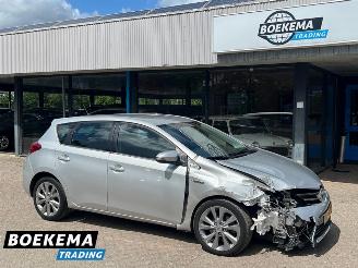 Coche accidentado Toyota Auris 1.8 Hybrid Executive Navigatie Climate Cruise PDC 2013/3